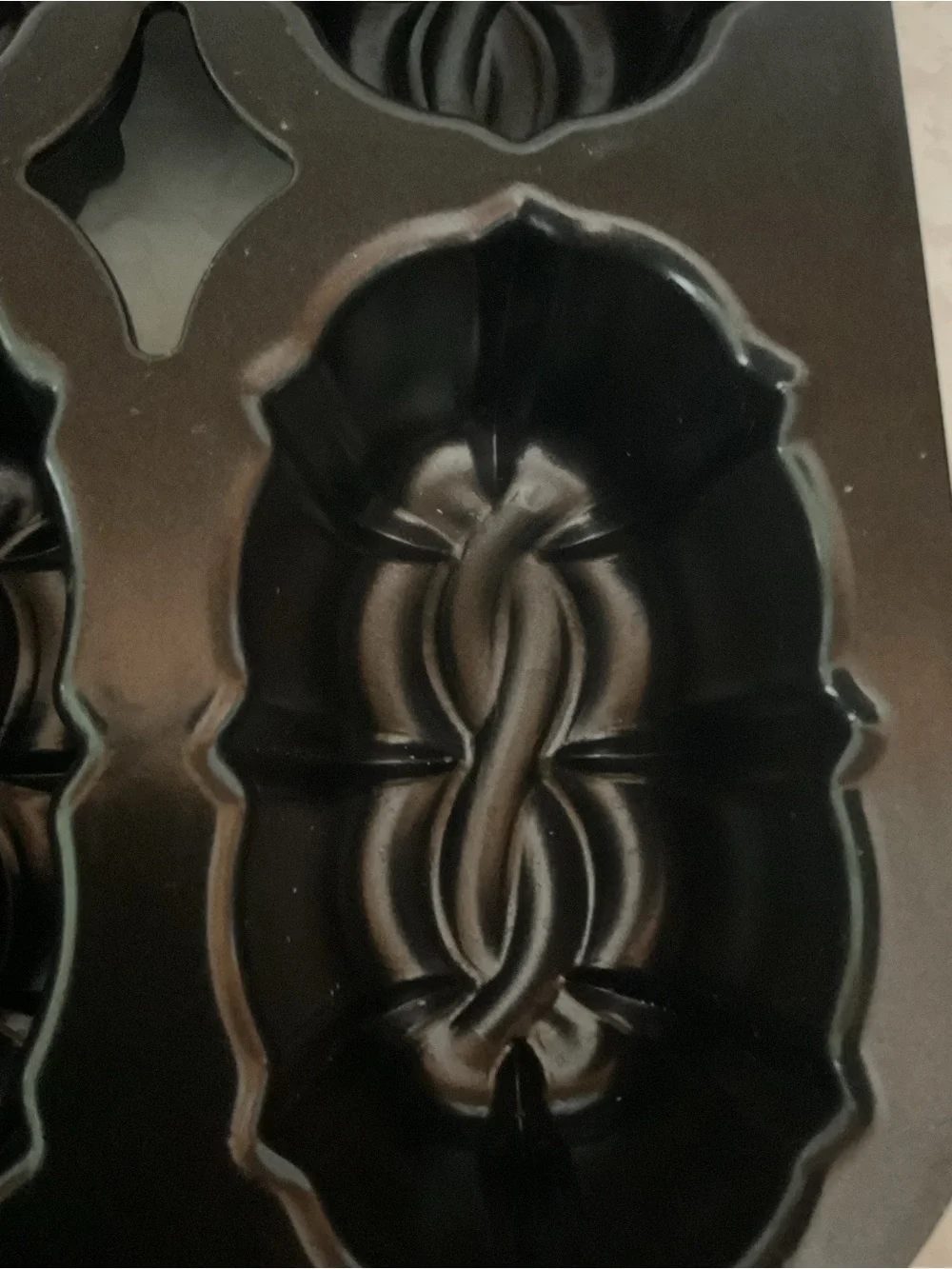 Nordic Ware Black Cast Aluminum 4-Cavity Loaf Pan Celtic knot design